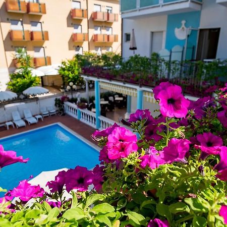 Hotel Villa Dei Fiori - Sul Mare Con Piscina Viserbella di Rimini Bagian luar foto