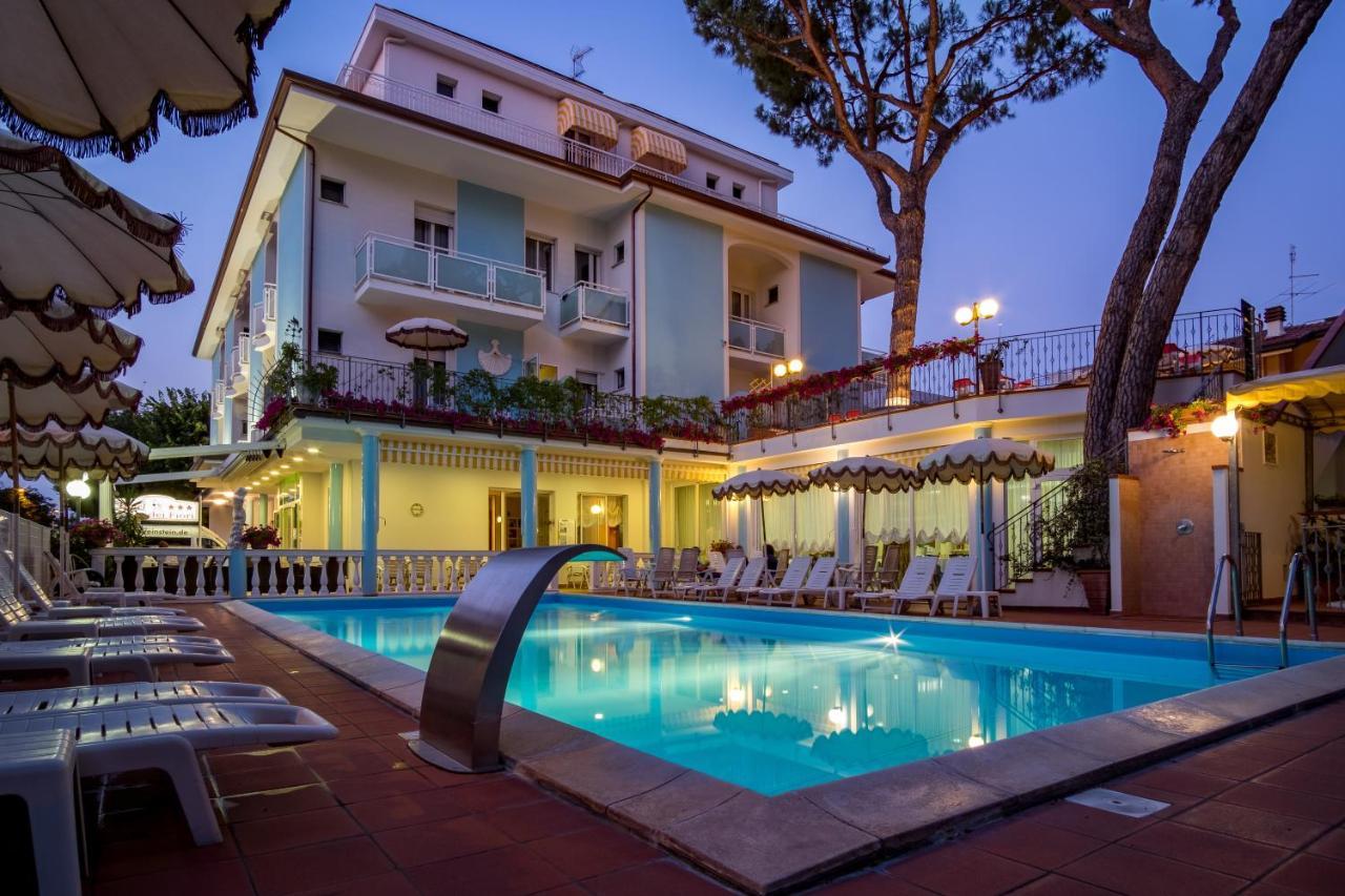 Hotel Villa Dei Fiori - Sul Mare Con Piscina Viserbella di Rimini Bagian luar foto