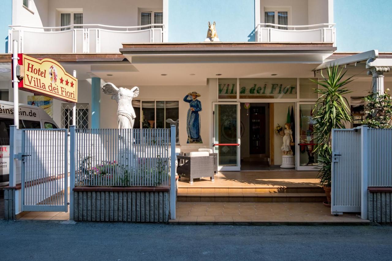 Hotel Villa Dei Fiori - Sul Mare Con Piscina Viserbella di Rimini Bagian luar foto