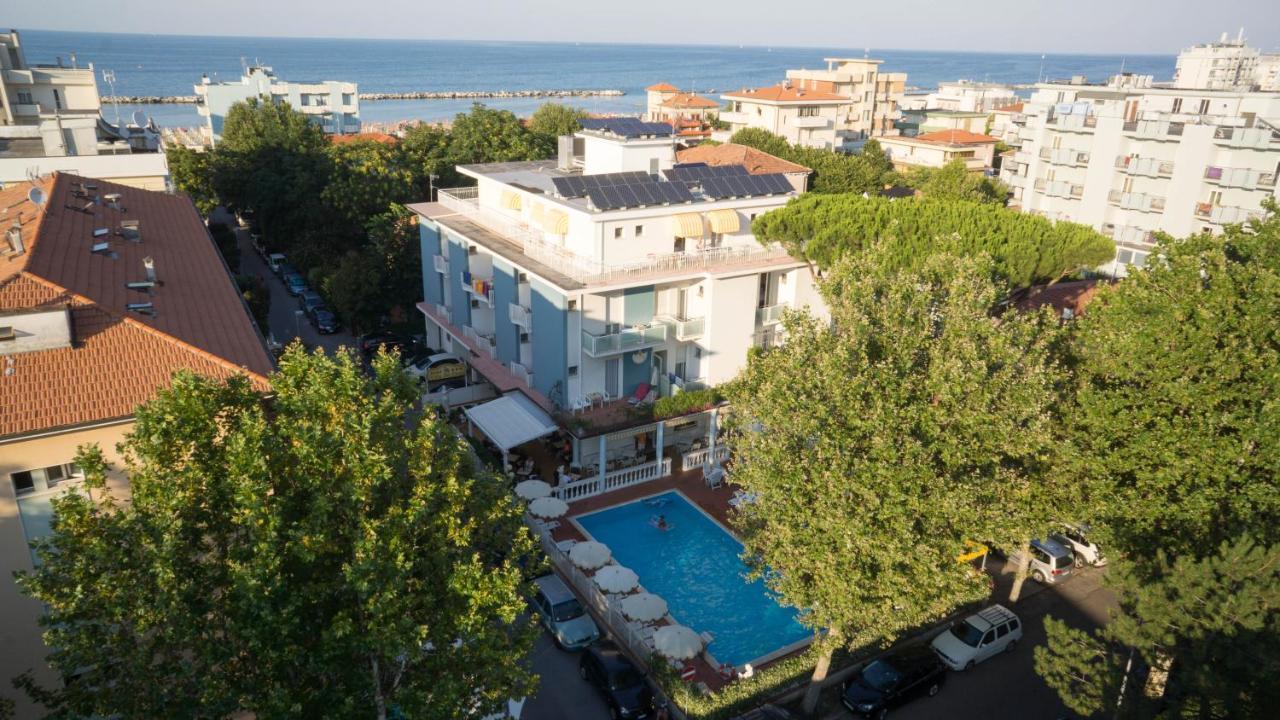 Hotel Villa Dei Fiori - Sul Mare Con Piscina Viserbella di Rimini Bagian luar foto