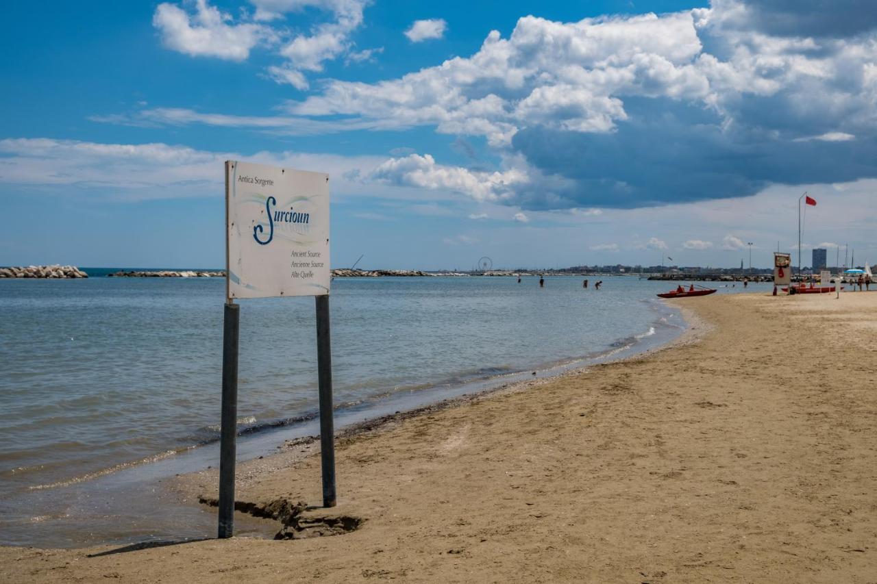 Hotel Villa Dei Fiori - Sul Mare Con Piscina Viserbella di Rimini Bagian luar foto