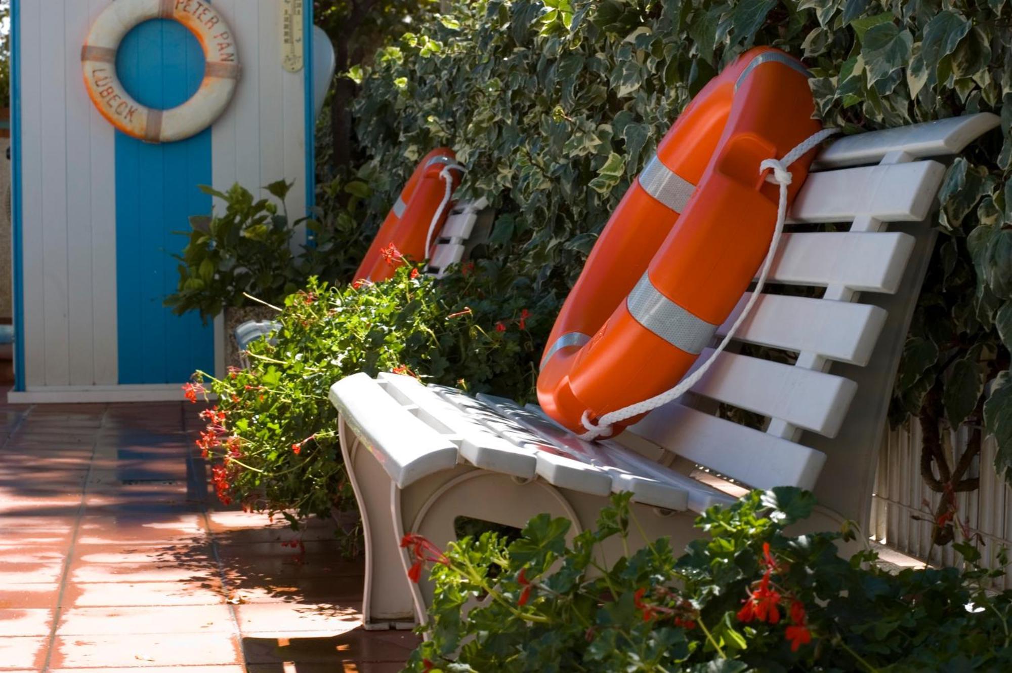 Hotel Villa Dei Fiori - Sul Mare Con Piscina Viserbella di Rimini Bagian luar foto