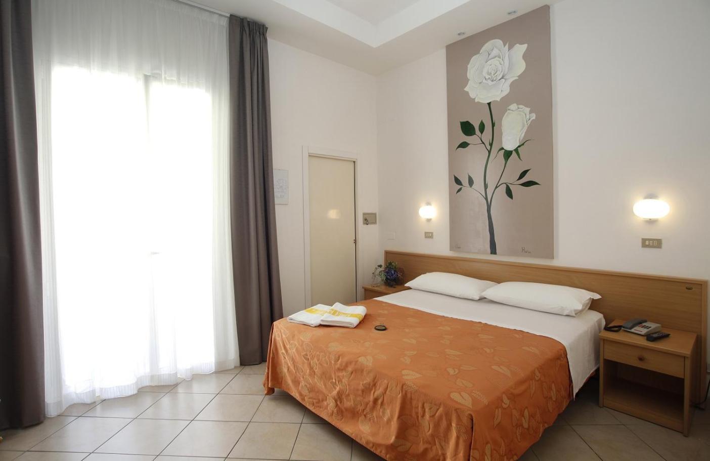 Hotel Villa Dei Fiori - Sul Mare Con Piscina Viserbella di Rimini Bagian luar foto